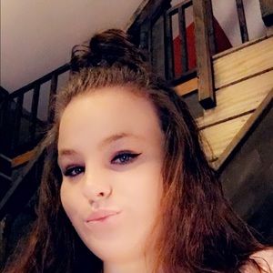 Meet your Posher, Madelyne